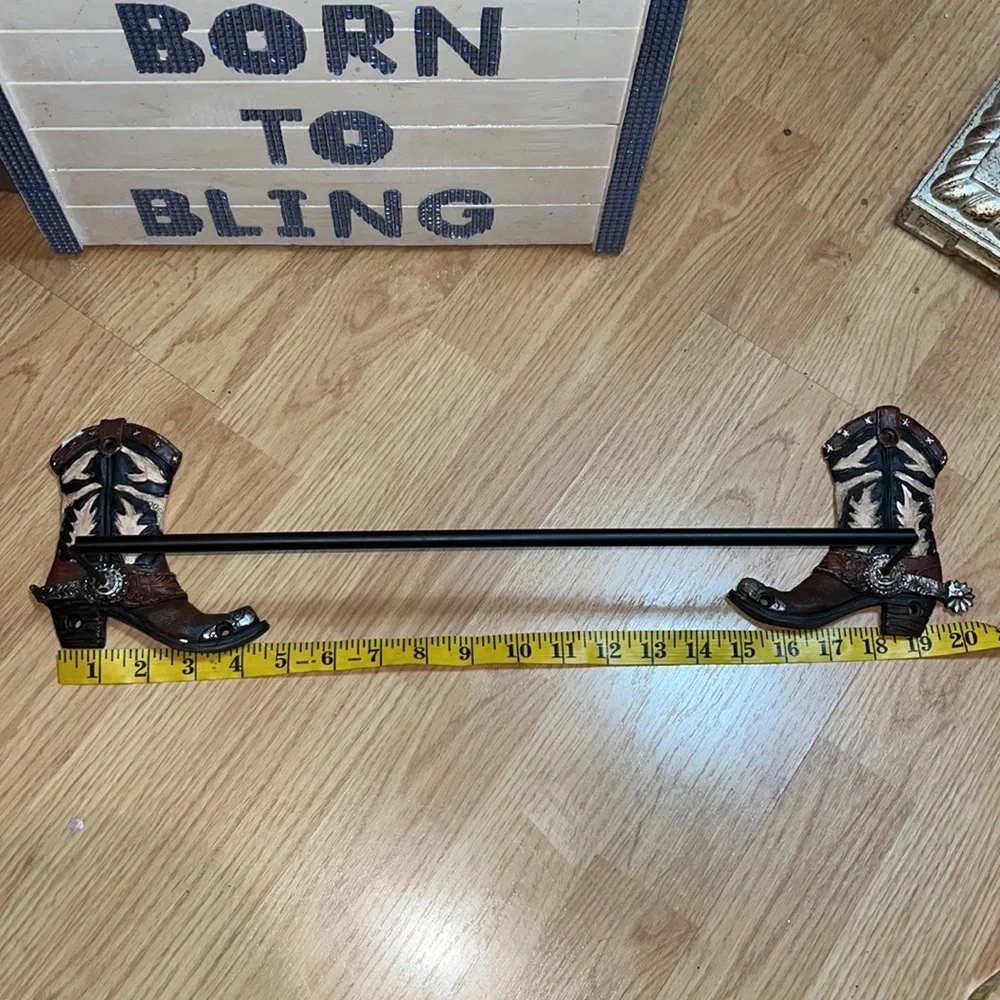 WESTERN COWBOY COWGIRL BOOTS TOWEL RACK NIB NEW HANGER RACK HOLDER